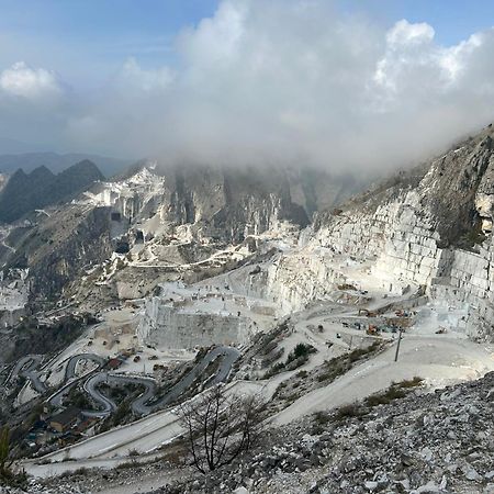 La Porta Sui Monti Di Luna Carrara Luaran gambar