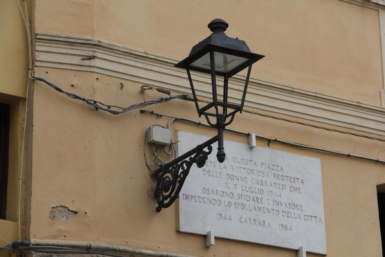 La Porta Sui Monti Di Luna Carrara Luaran gambar
